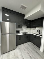 1227 Plum Bnd SW in Edmonton, AB - Building Photo