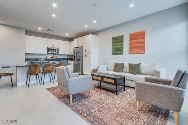 property at 9812 Kings Glen St