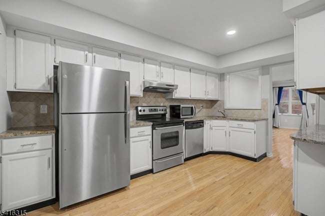 property at 6 Exeter Rd