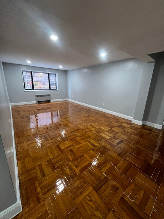 56 S Munn Ave in East Orange, NJ - Building Photo