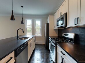 839 Parker St, Unit 1 in Boston, MA - Foto de edificio - Building Photo