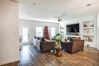 9716 Gooseneck Dr in Aubrey, TX - Building Photo - Building Photo