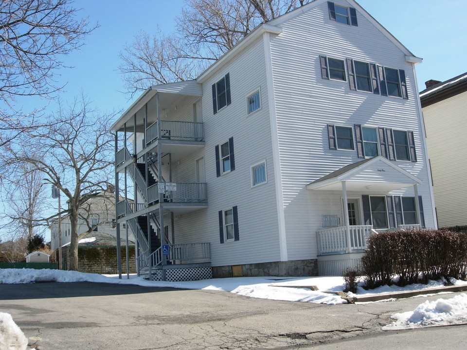 61 Houghton St in Worcester, MA - Foto de edificio