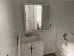 3714 E 50th St in Cleveland, OH - Building Photo - Building Photo