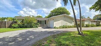 10253 SW 50th St in Cooper City, FL - Building Photo