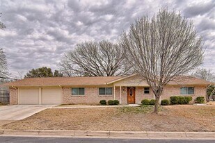 7233 Overhill Rd in Fort Worth, TX - Building Photo