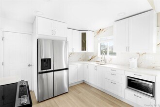 30 River Rd in Sayville, NY - Building Photo - Building Photo