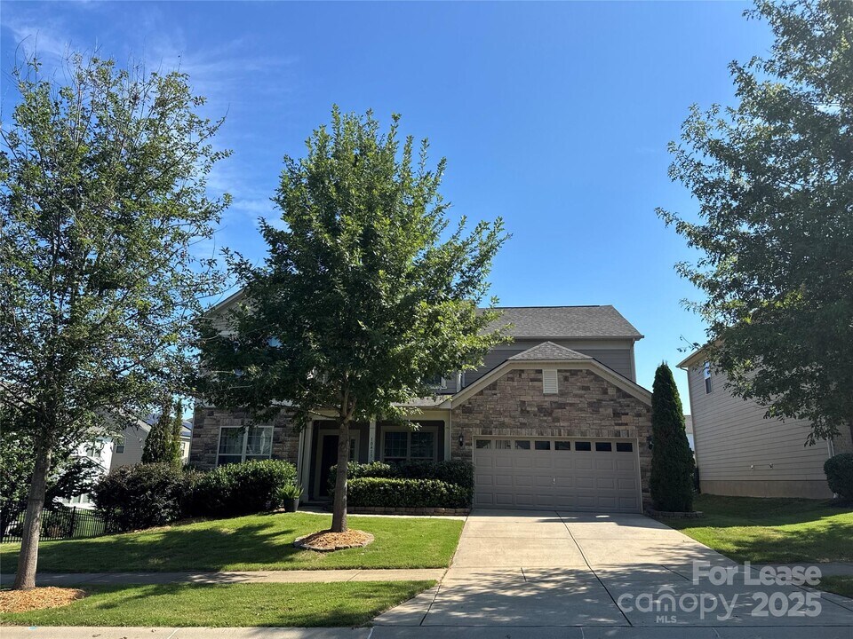 10413 Honeyfur Ct in Charlotte, NC - Building Photo