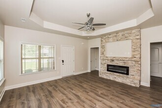 128 Lazy Oak Dr in New Market, AL - Foto de edificio - Building Photo