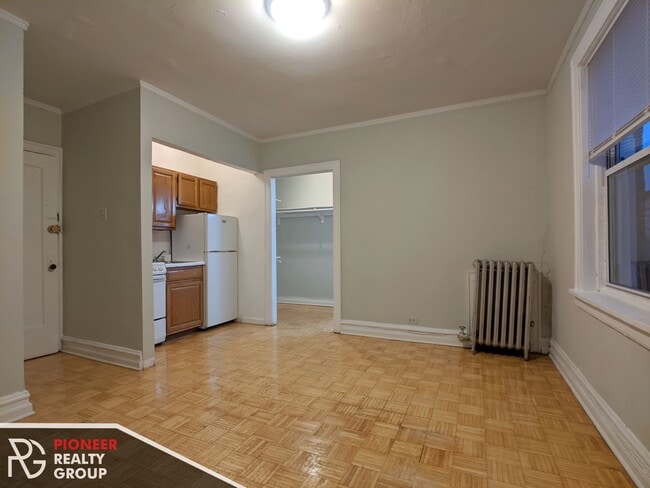 717 W Belmont Ave, Unit 507