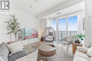 575 Bloor St E in Toronto, ON - Building Photo