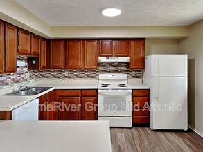 17211 Epsilon Pl in Rockville, MD - Building Photo - Building Photo