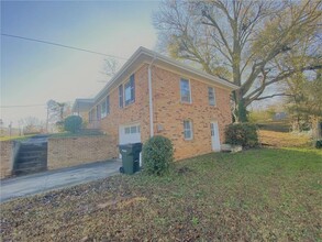 3008 Nursery Rd SE in Smyrna, GA - Building Photo - Building Photo