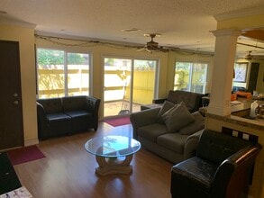 12333 Runnymede St, Unit 3 in North Hollywood, CA - Building Photo - Building Photo