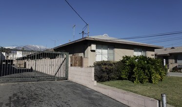 544 W Vesta St in Ontario, CA - Foto de edificio - Building Photo