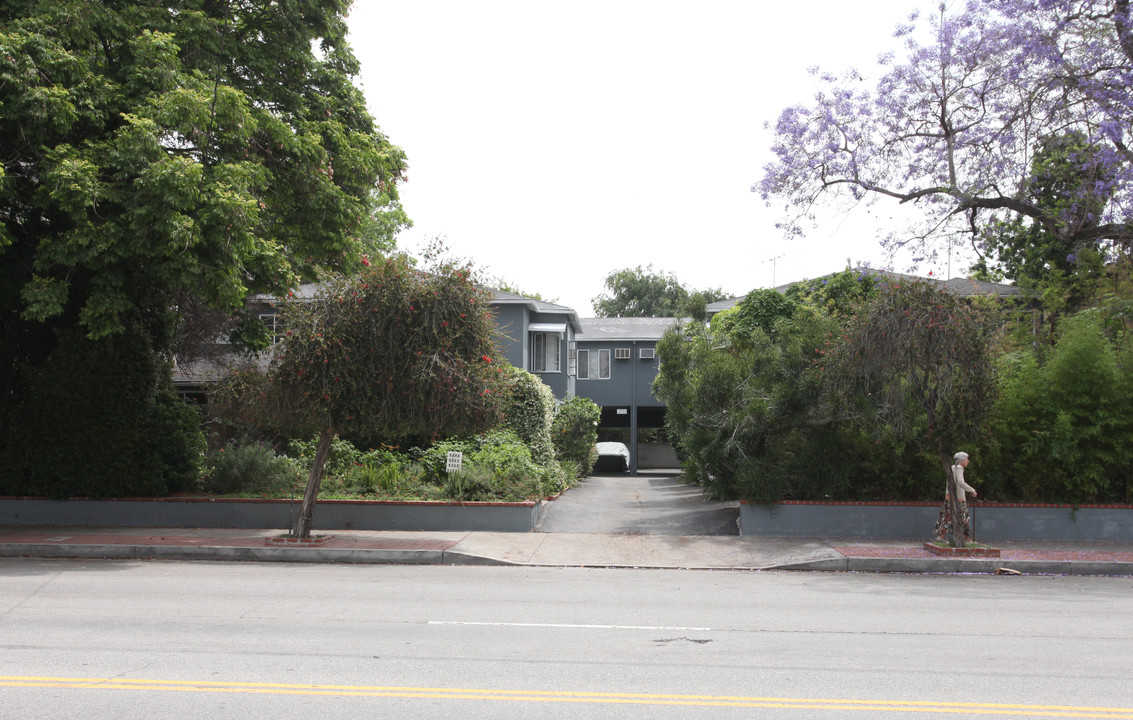 5244-5252 Whitsett Ave in Valley Village, CA - Building Photo