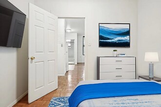 323A E 89th St in New York, NY - Building Photo - Building Photo