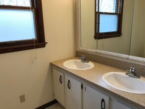 1811 S 24th St in Quincy, IL - Building Photo - Building Photo