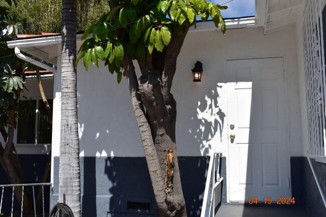 137 F St in San Diego, CA - Building Photo - Building Photo