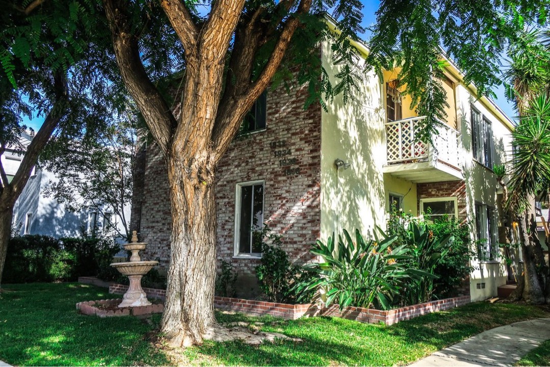 1832 Scott Rd in Burbank, CA - Building Photo
