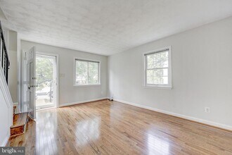 5813 Fifer Dr in Alexandria, VA - Building Photo - Building Photo