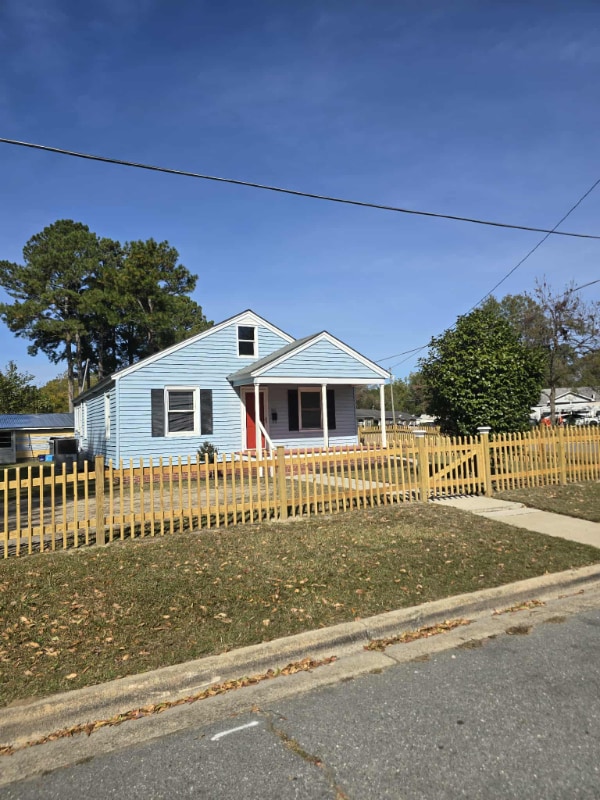 307 Graves St in Selma, NC - Building Photo - Building Photo