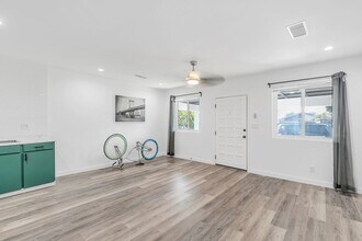 11608 Lou Dillon Ave in Los Angeles, CA - Building Photo - Building Photo