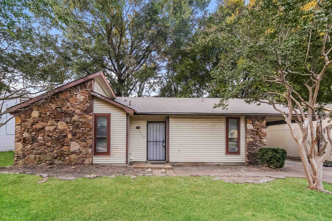 5722 Ballenmoor Dr in Memphis, TN - Building Photo