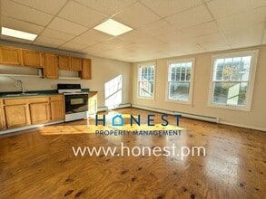 17 Mechanic St in Gardiner, ME - Building Photo - Building Photo