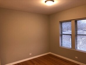 3217 W Cullom Ave, Unit 2 in Chicago, IL - Foto de edificio - Building Photo