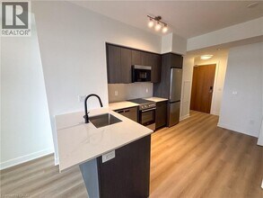 25 Wellington St S in Kitchener, ON - Building Photo - Building Photo
