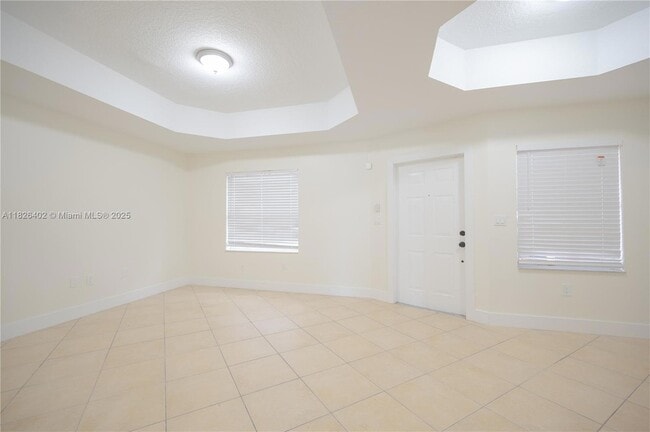 10613 SW 6th St in Pembroke Pines, FL - Building Photo - Building Photo