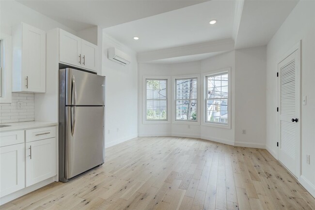 671 Palisade Ave, Unit 2