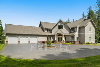 19703 SE 128th Way in Issaquah, WA - Building Photo - Building Photo