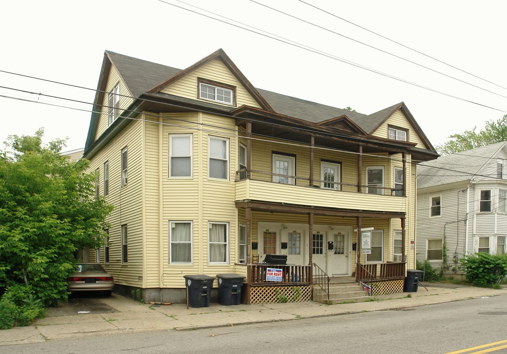 90 Pine St in Nashua, NH - Building Photo