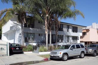 925 S Sherbourne Dr in Los Angeles, CA - Foto de edificio - Primary Photo