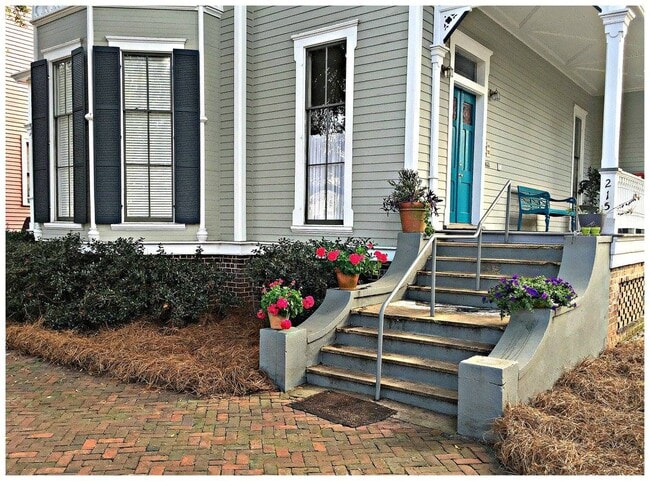 215 W Gwinnett St, Unit Apt. 3