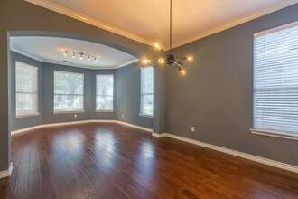 2308 Sandra Dr in Cedar Park, TX - Foto de edificio - Building Photo