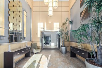 7291 N Scottsdale Rd in Paradise Valley, AZ - Building Photo - Building Photo