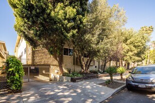 1605 Armacost Ave in Los Angeles, CA - Building Photo