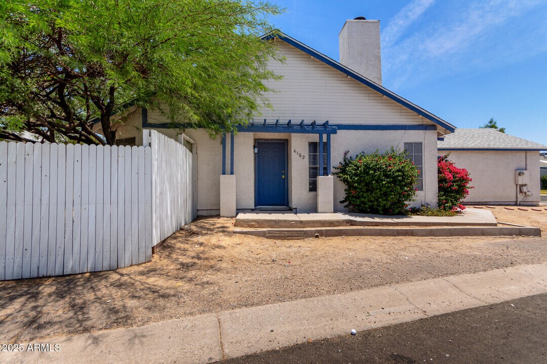 4162 E Wayland Rd in Phoenix, AZ - Building Photo