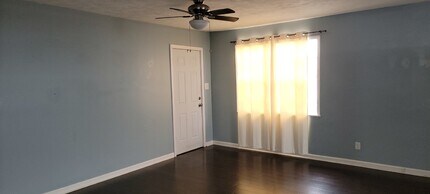 100 1/2 E Maggie St in Leesville, LA - Building Photo - Building Photo