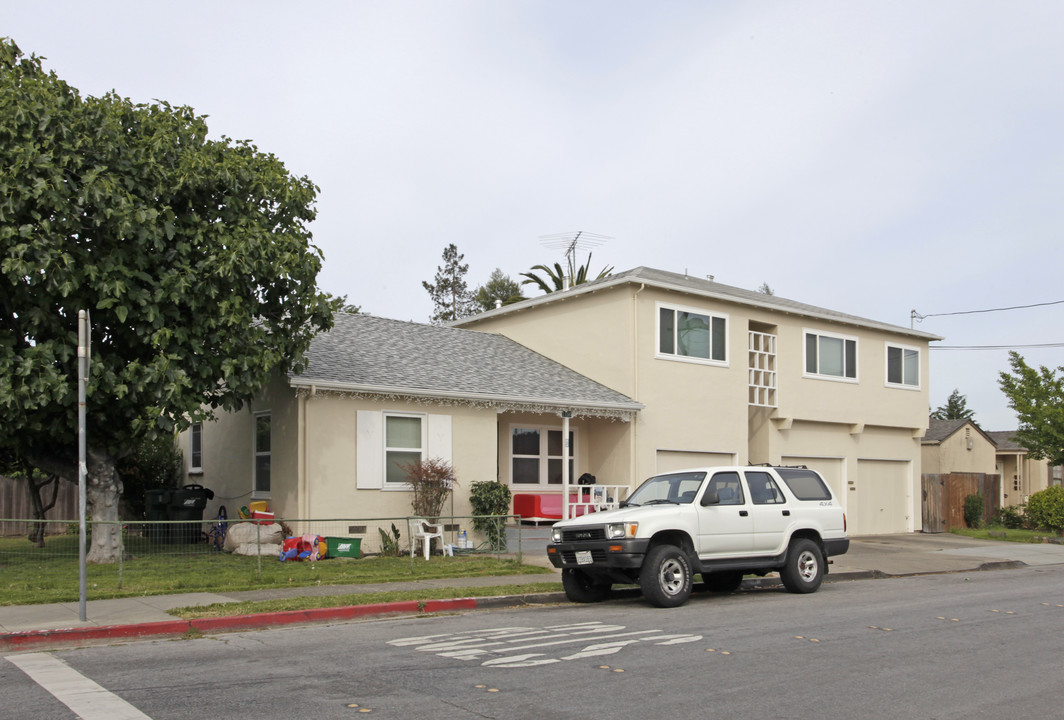 1190 Adams St in Redwood City, CA - Building Photo