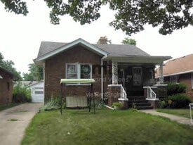 303 E Kellar Ln in Decatur, IL - Building Photo