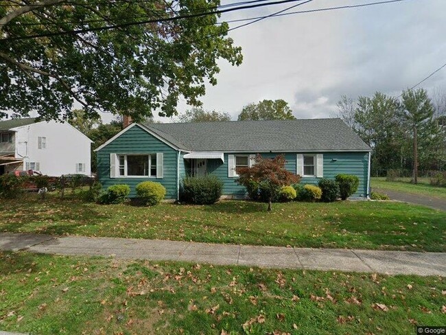 245 Hayes St in Bristol, PA - Building Photo - Building Photo