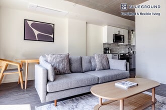 10050 NE 10th St in Bellevue, WA - Building Photo - Building Photo