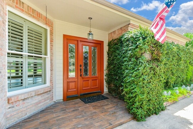 property at 1231 Creekford Cir