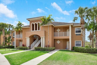 8296 Mulligan Cir in Port St. Lucie, FL - Building Photo - Building Photo