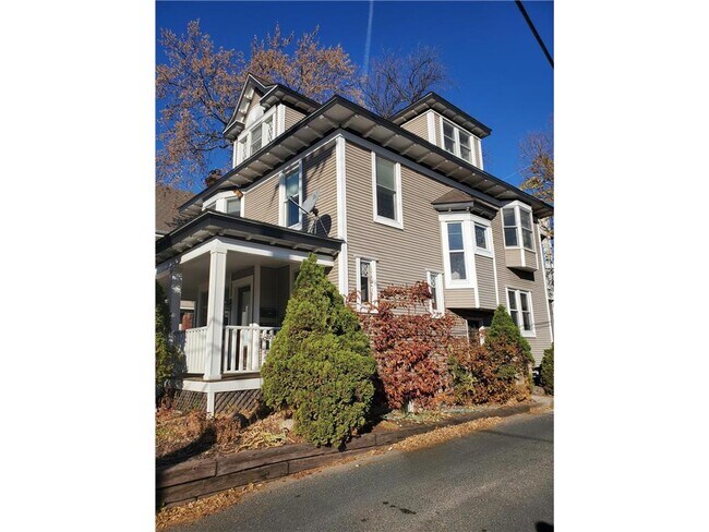 1712 W 31st St in Minneapolis, MN - Building Photo - Building Photo