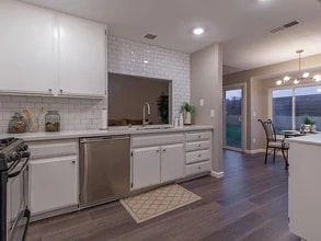 4940 Buffwood Way in Sacramento, CA - Foto de edificio - Building Photo